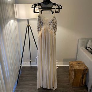 Tularosa Maxi Dress Large